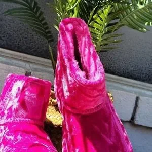 Ugg crushed velvet pink short girls boots size